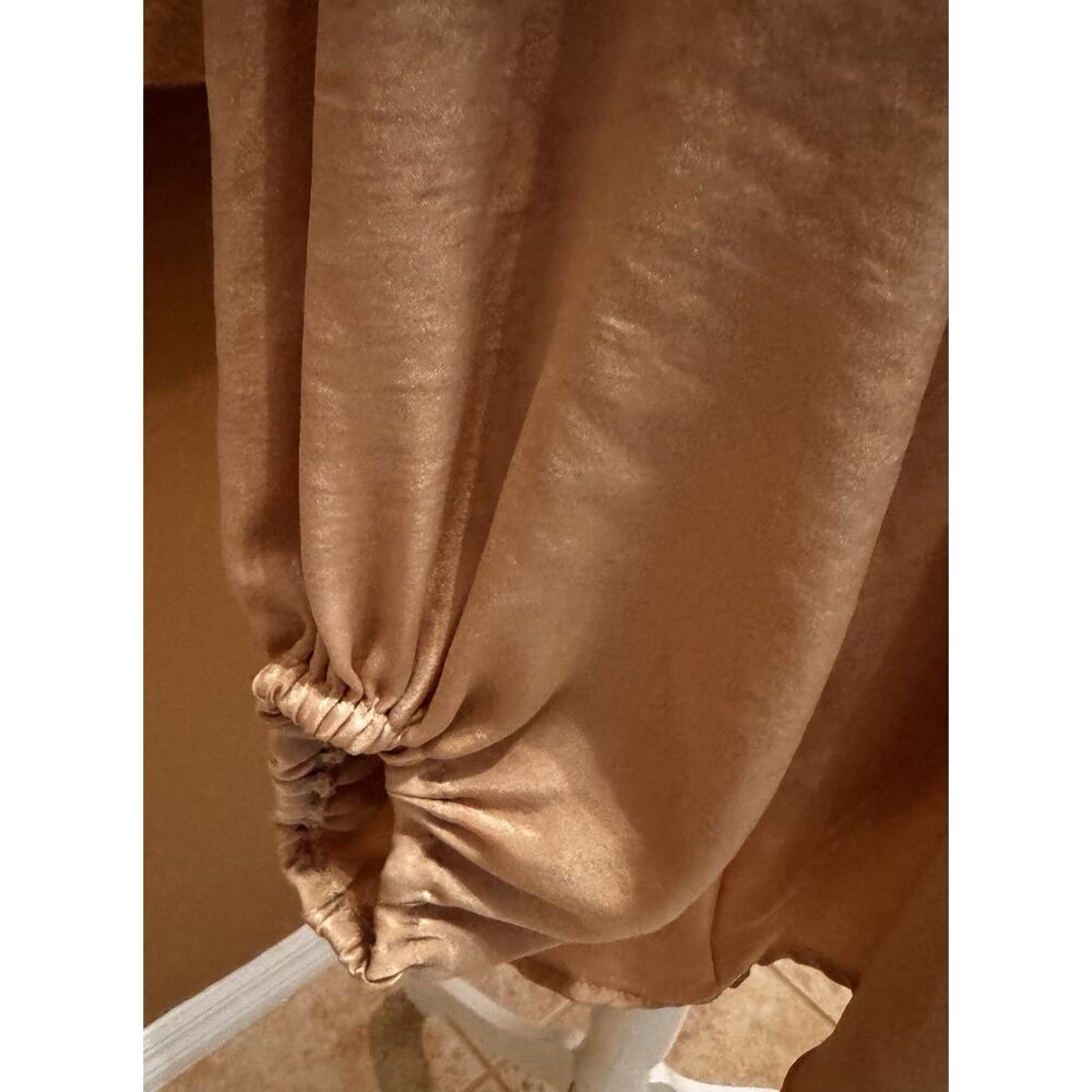 Collection By Cezele Tan V-Neck Top Size S - Picture 3 of 9